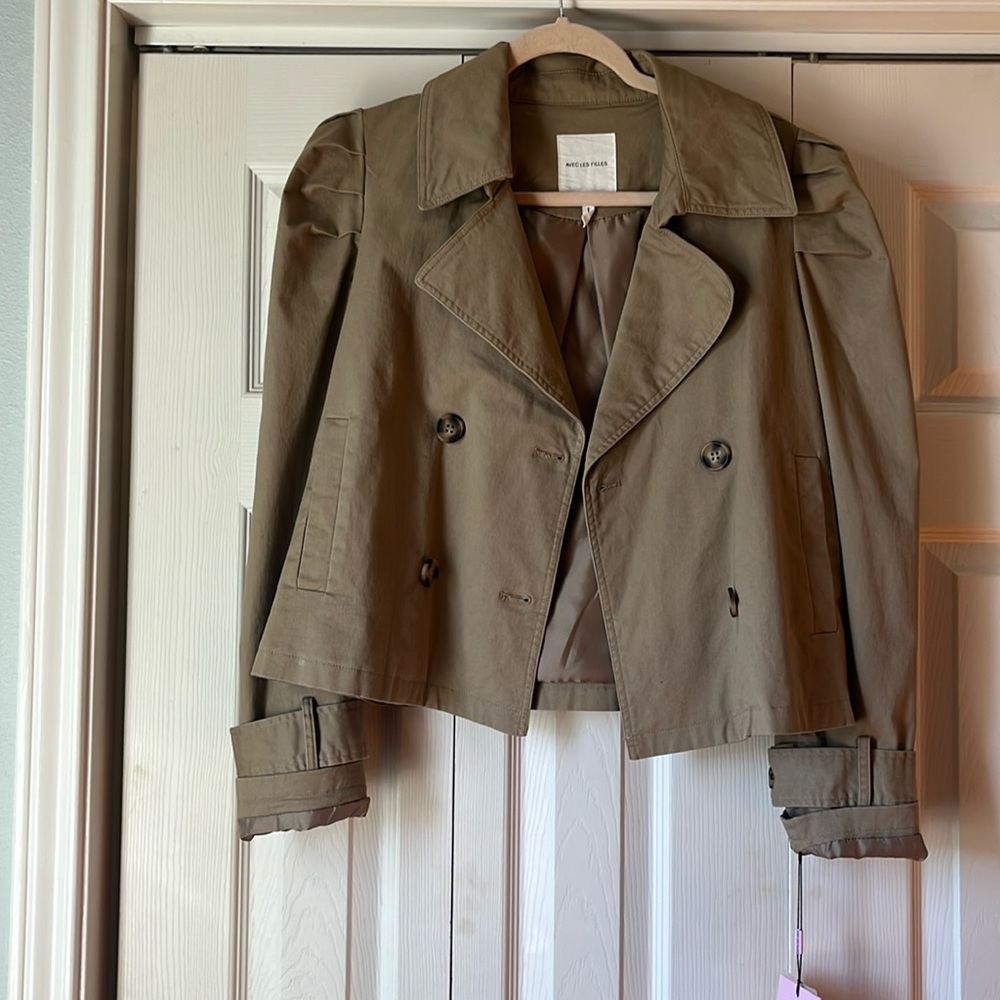 Avec Les Filles Puff Sleeve Cropped trench coat